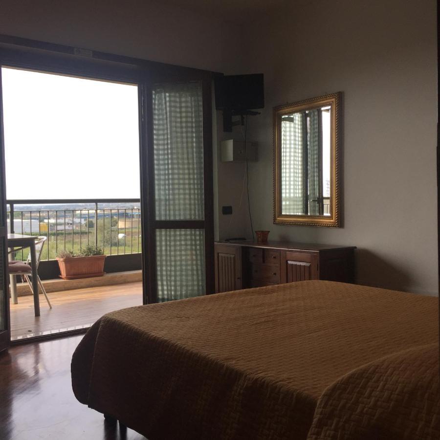 Bed and Breakfast Bb Nuova Fiera Di Roma Fiumicino Exterior foto
